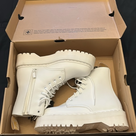 Dr. Martens White Women's Boots V Jadon Il Mono NIB - Picture 7 of 7